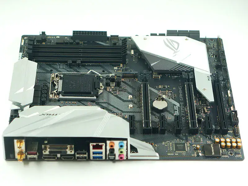 華碩 STRIX Z370-E GAMING 主機板 7PCIE LGA1151 DDR4
