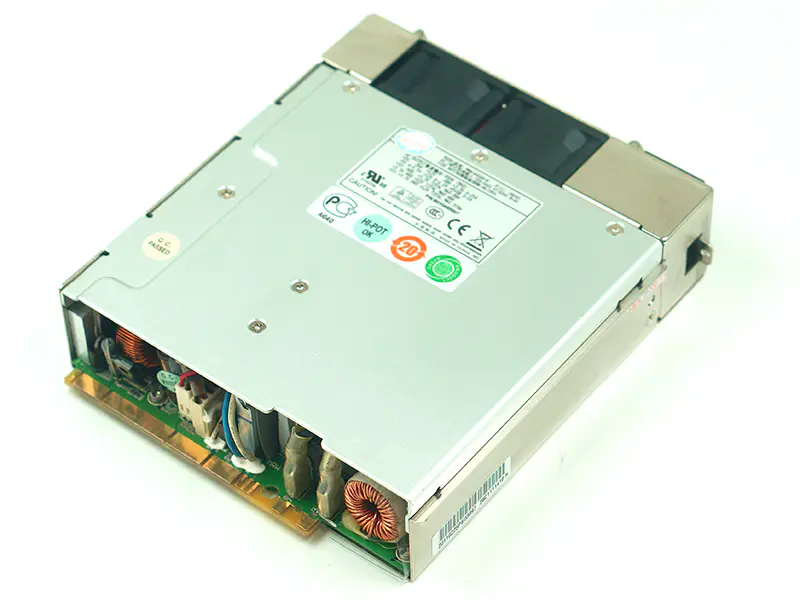 Zippy Emacs MRW-6400P-R 電源供應器