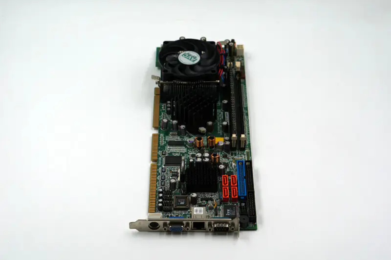 IEI 工業主機板 WSB-9150-R10 配備 CPU RAM 和風扇